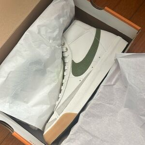 Rare Nike Blazer 77 Sail Asparagus